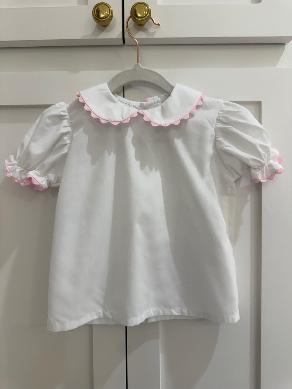 Remember Nguyen White Girls' Peter Pan Collar Top with Pink Rick Rack Trim 24M